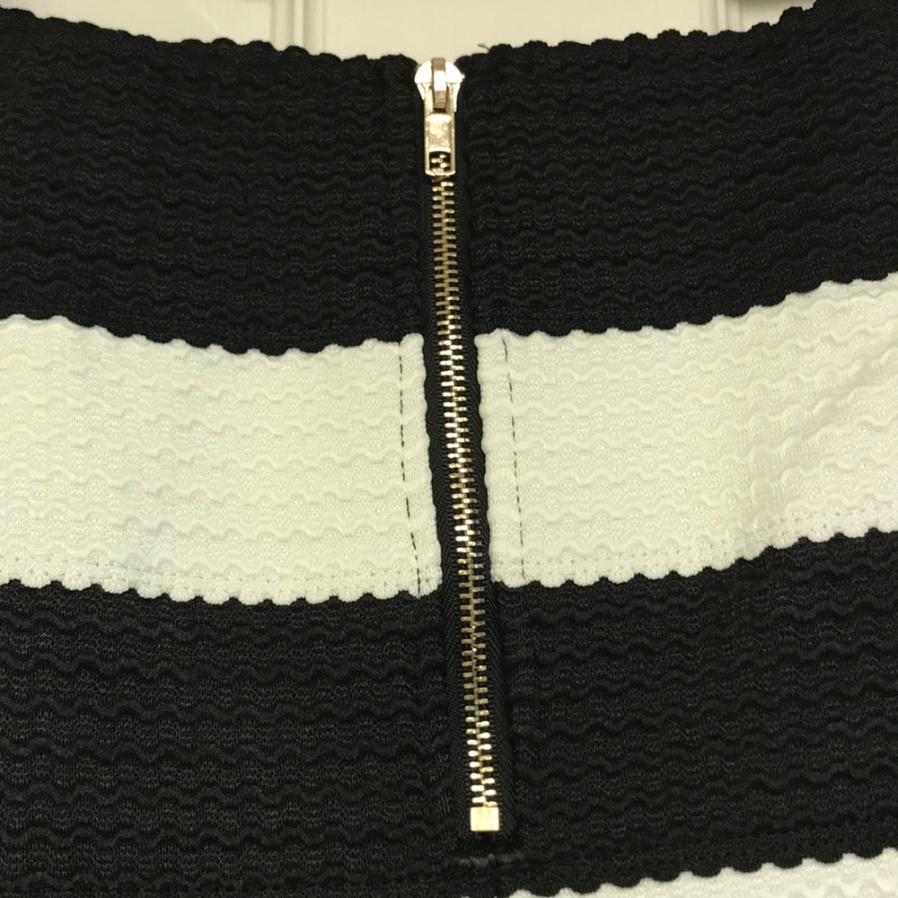Skirt - Picture 2 of 5